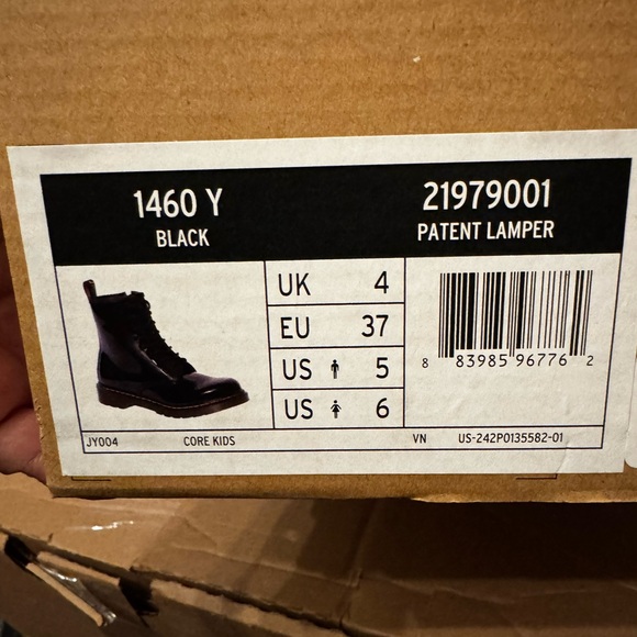 Dr. Martens 1460Y Patent Lamper - Picture 8 of 8